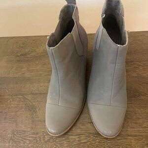 Tom's Gray Boots Rarely Worn, Size 9.5